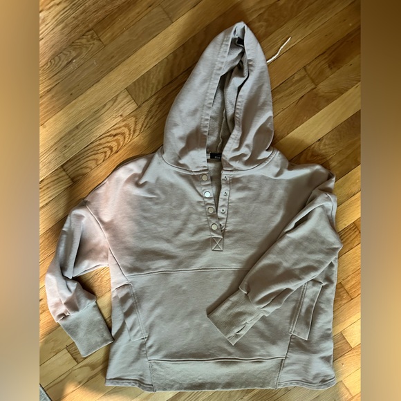 Half button pullover hoodie - Picture 2 of 5